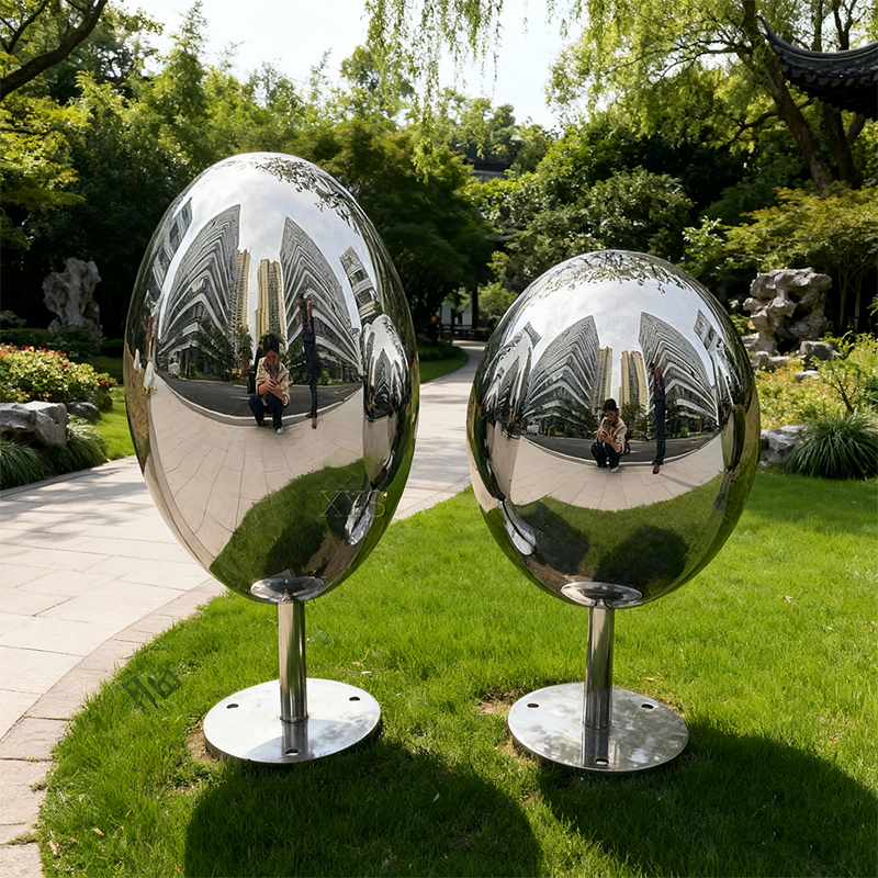 Speculum Pebble Egg-Form Diver Sculptura